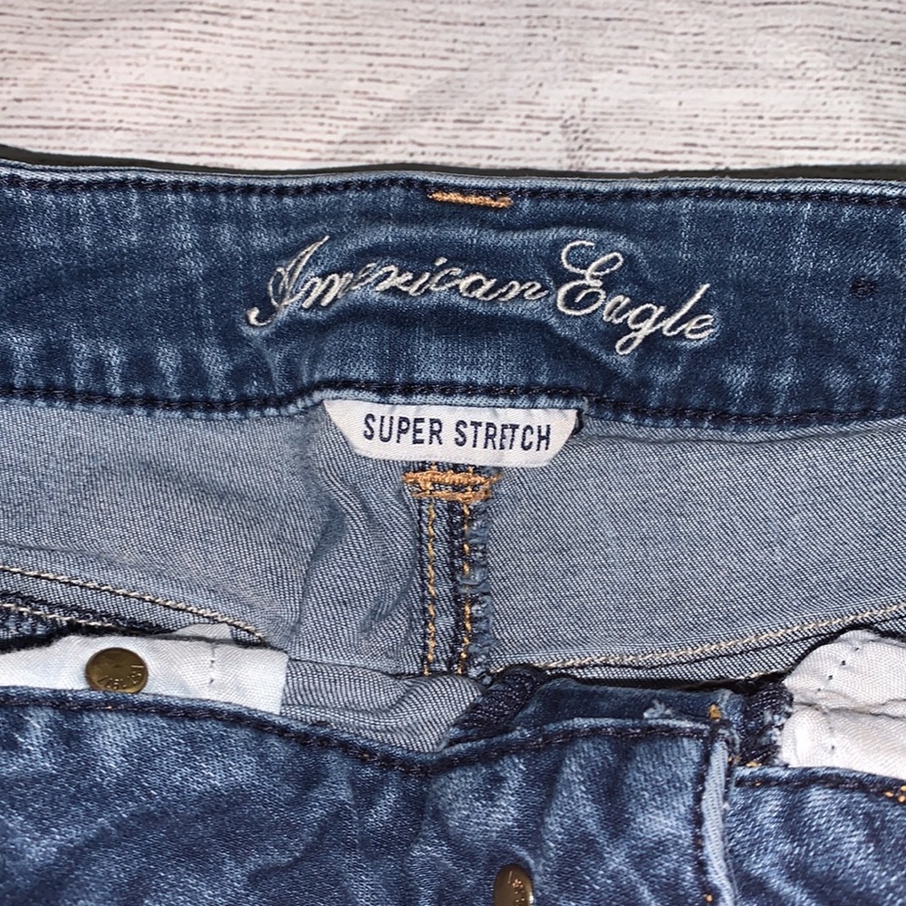 American Eagle denim shorts size 2 - Picture 2 of 4